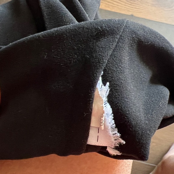 Women’s black Athleta size XL crop joggers/leggings. - Picture 5 of 6